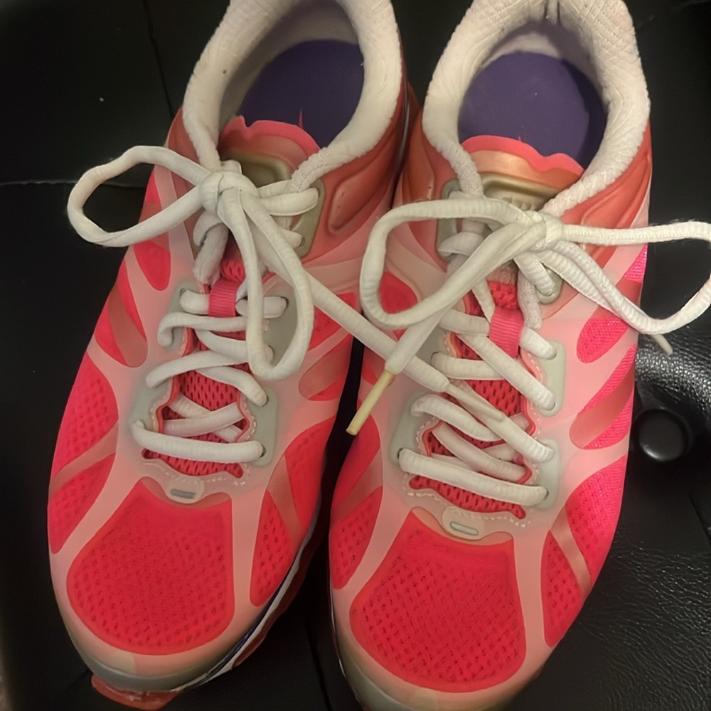 Pink ladies Air Max